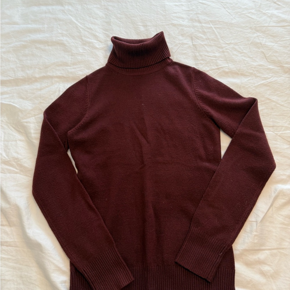 French Connection Women's Turtleneck Sweater - Cream and Burgundy - Picture 2 of 5